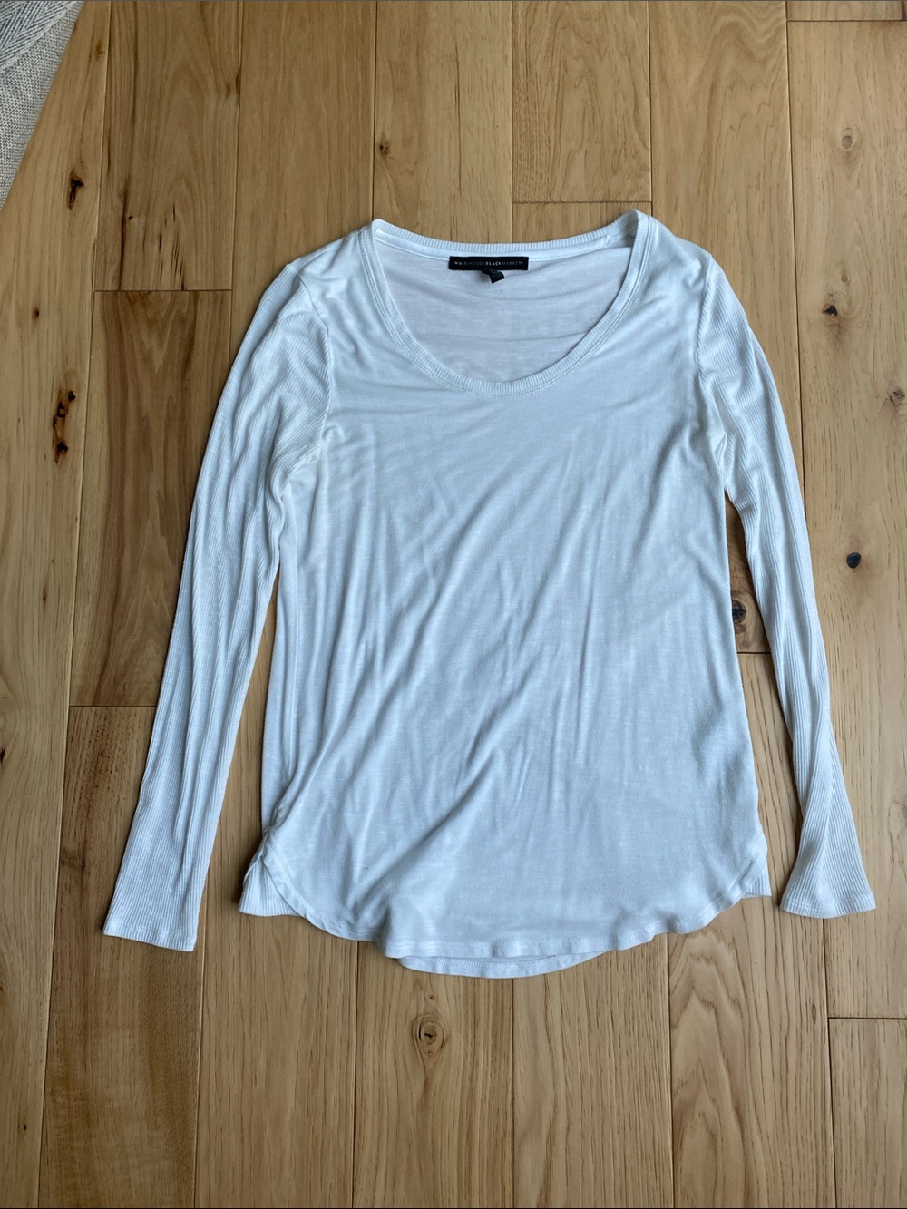 White House Black Market Women's White Long-Sleeve Scoop Neck Top